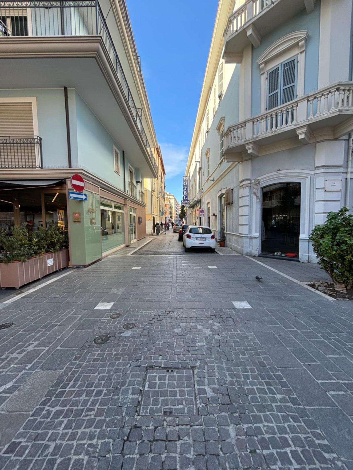 Michelangelo Apartment Pescara Bagian luar foto